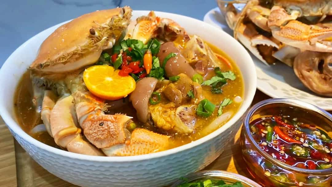 Bát bánh canh ghẹ thơm ngon