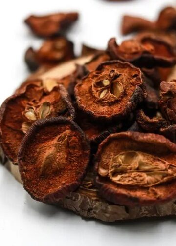 Táo mèo khô chứa nhiều vitamin và khoáng chất