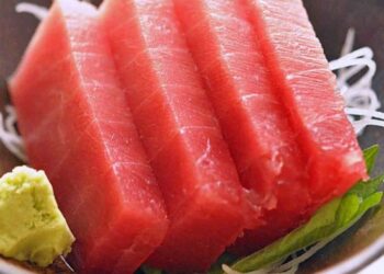 Thớ thịt cá ngừ chứa đầy chất dinh dưỡng