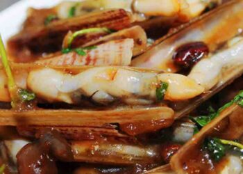 Ốc móng tay xào me quá là hấp dẫn và mlem