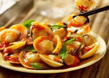 Nghêu xào bơ tỏi