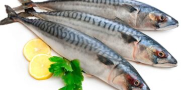 Khử mùi tanh cá bằng bã cà phê