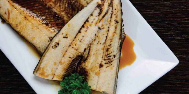 Cách trang trí cá kiếm nướng để tạo hình ảnh hấp dẫn