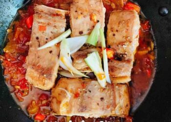 Cách nấu Cá Kiếm Sốt Cà Chua