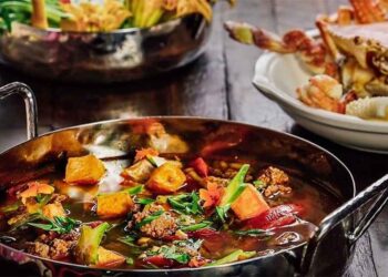 Cách chế biến Lẩu Hải Sản Cua Đồng ngon nhất