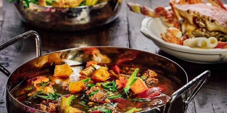 Cách chế biến Lẩu Hải Sản Cua Đồng ngon nhất