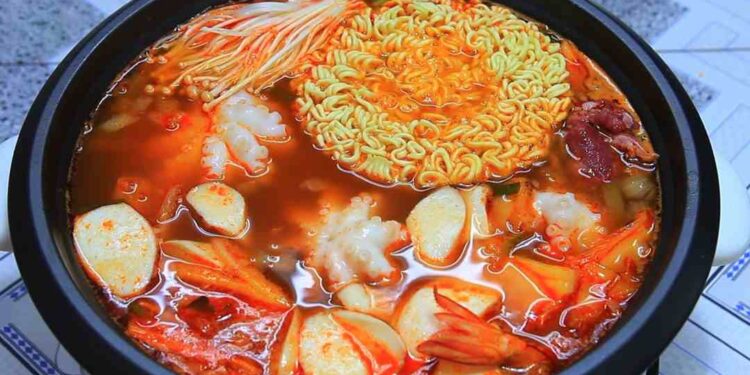 Cách chọn và chuẩn bị nguyên liệu cho Lẩu Hải Sản Hàn Quốc