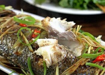 Cách làm món cá đối hấp hành