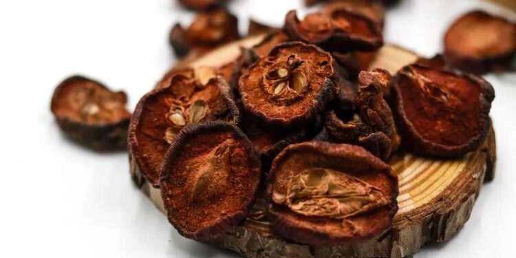 Táo mèo khô chứa nhiều vitamin và khoáng chất